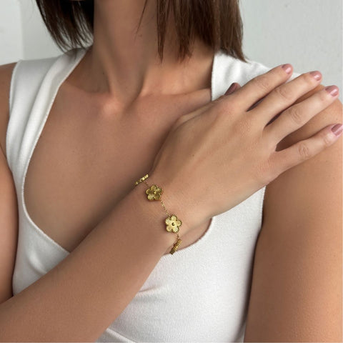 Tarnish Resistant 5-Leaf Clover Station Bracelet