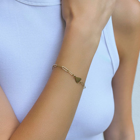 Tarnish Resistant 18k Gold Plated Sideways Heart Paperclip Chain Bracelet