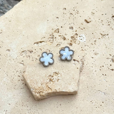 Tarnish Resistant Silver Plated Mother of Pearl 5-Leaf Clover Stud Earrings