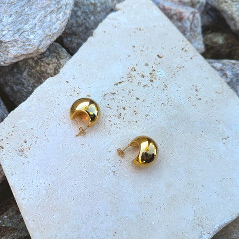 Tarnish Resistant Lightweight 18k Gold Plated Crescent Moon Statement Stud Earrings