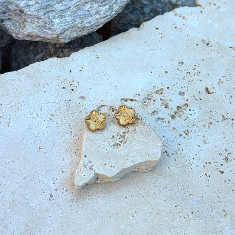 Tarnish Resistant 5-Leaf Clover Stud Earrings