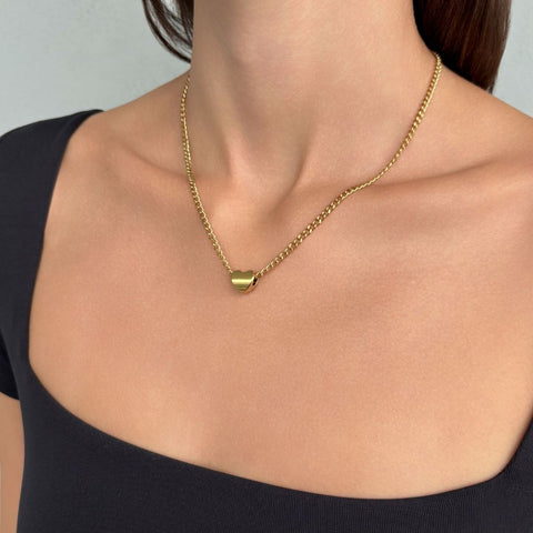 Tarnish Resistant 18k Gold Plated Sliding Heart Curb Chain Necklace