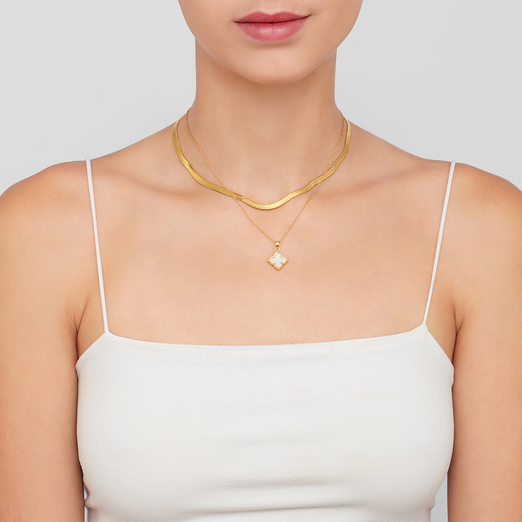 Mother of Pearl Color Blossom Diamond Necklace Gold/White/Square