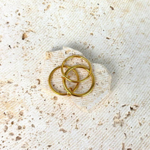 Tarnish Resistant 18k Gold Plated Three Band Connected Ring Set